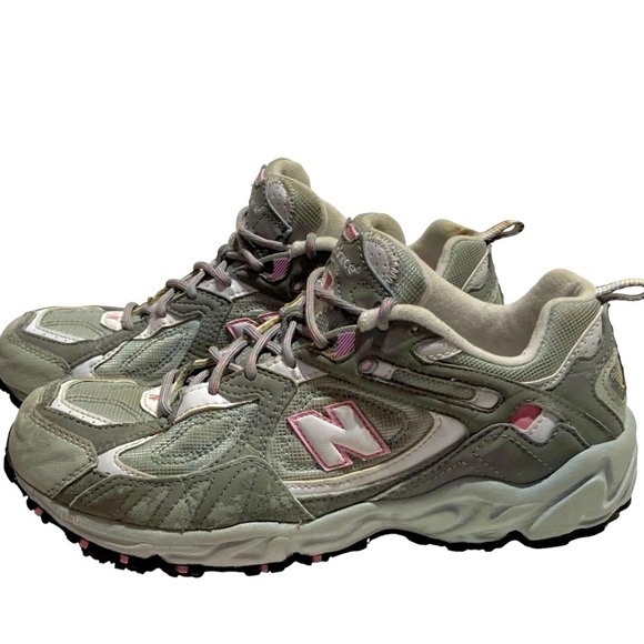 Women’s New Balance 471 Trail-Running Trainers - Picture 2 of 7
